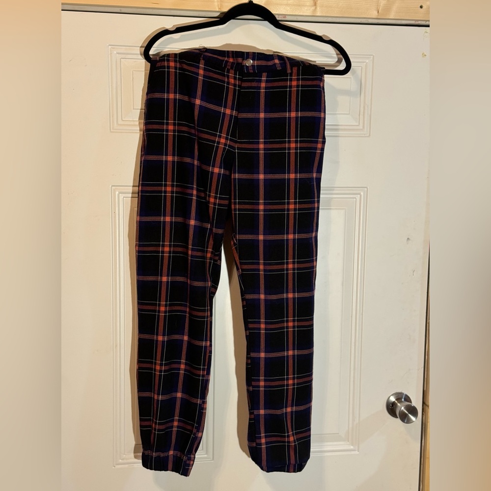 Almost Famous patterned pants size large